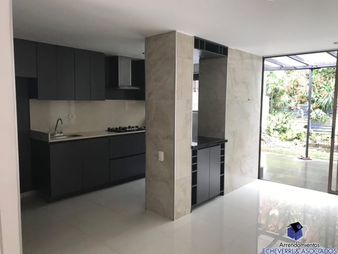 Casa de 3 alcobas en venta en Zona Centro, Envigado, 160 m² · foto 4 de 9