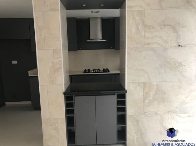 Casa de 3 alcobas en venta en Zona Centro, Envigado, 160 m² · foto 5 de 9