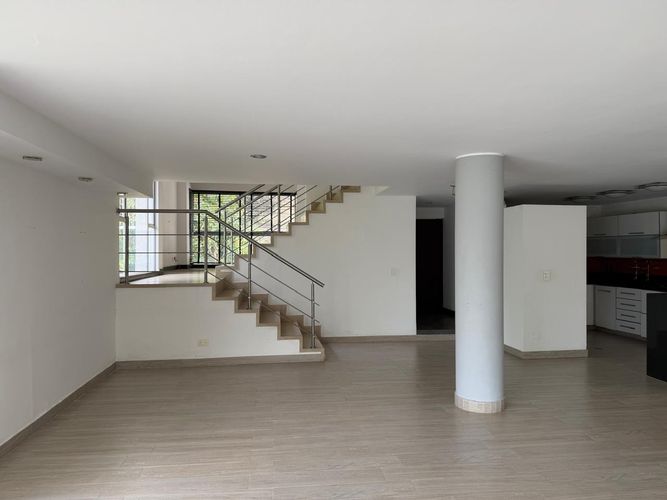 Casa de 3 alcobas en venta en Cabecera Del Llano, Bucaramanga, 450 m² · foto 5 de 16