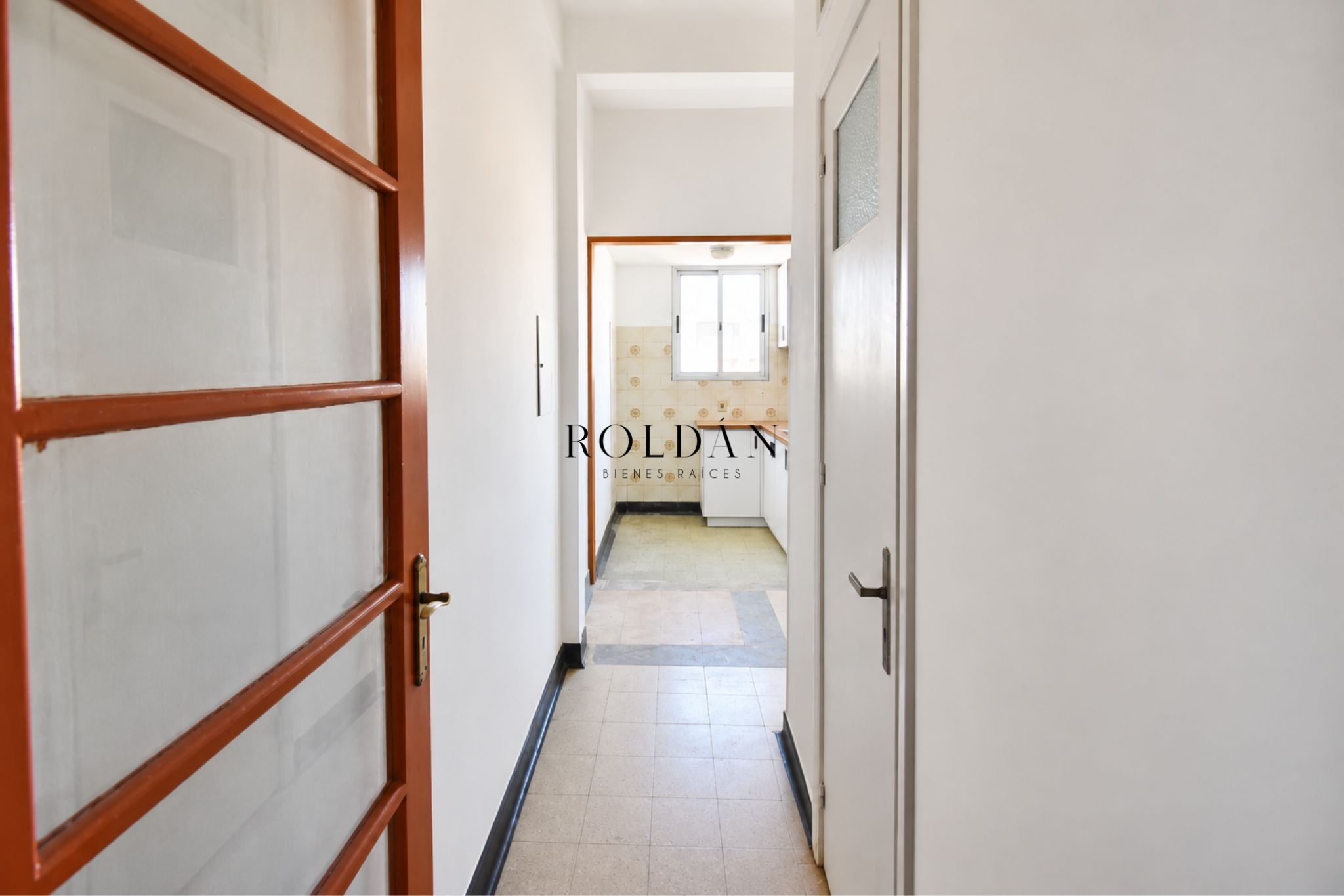 Apartamento Alquiler Centro 2 Dormitorios Sobre Avenida 18 De Julio Piso Alto Bajos Gastos Comunes · Foto 9