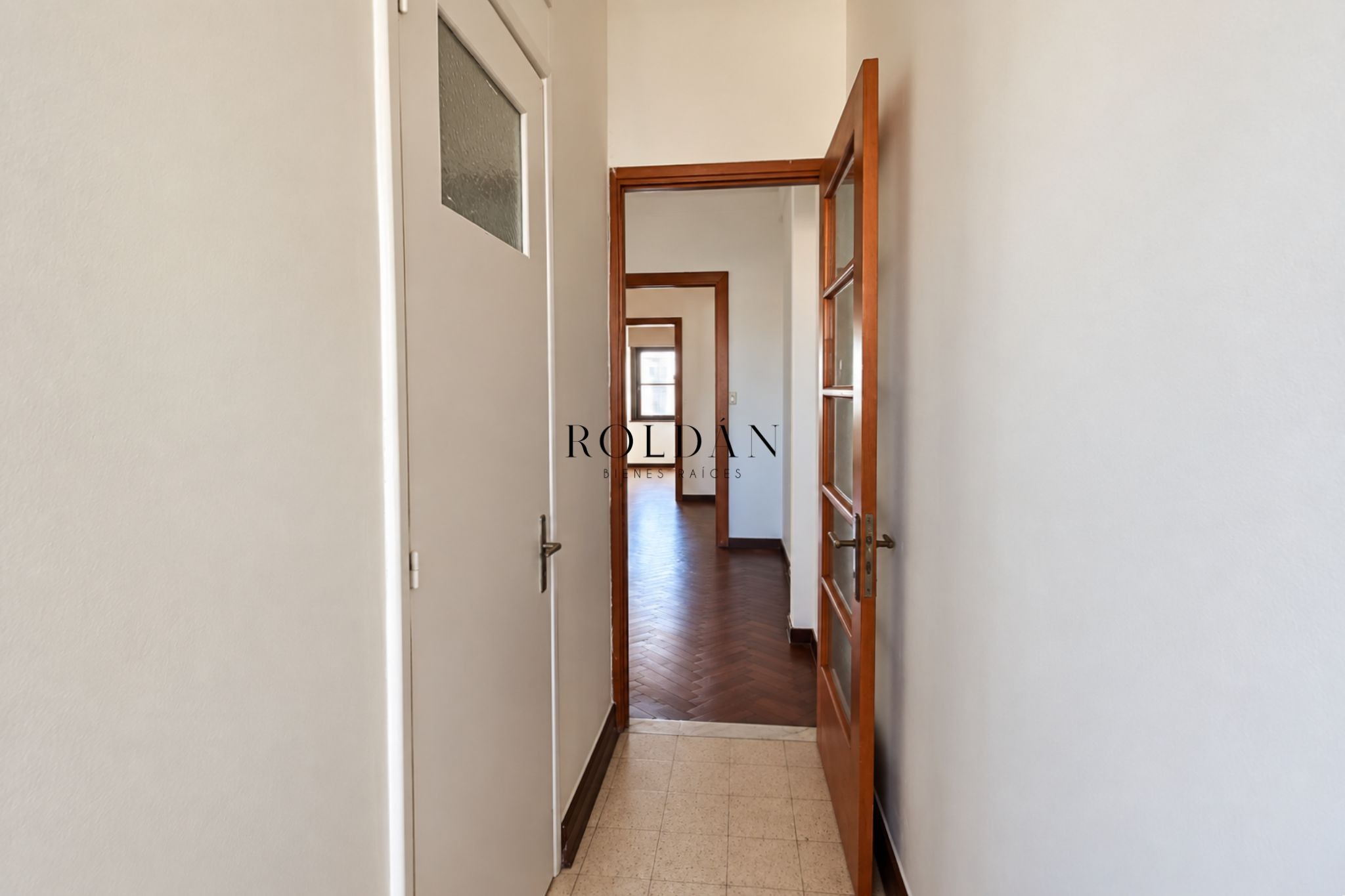 Apartamento Alquiler Centro 2 Dormitorios Sobre Avenida 18 De Julio Piso Alto Bajos Gastos Comunes · Foto 10