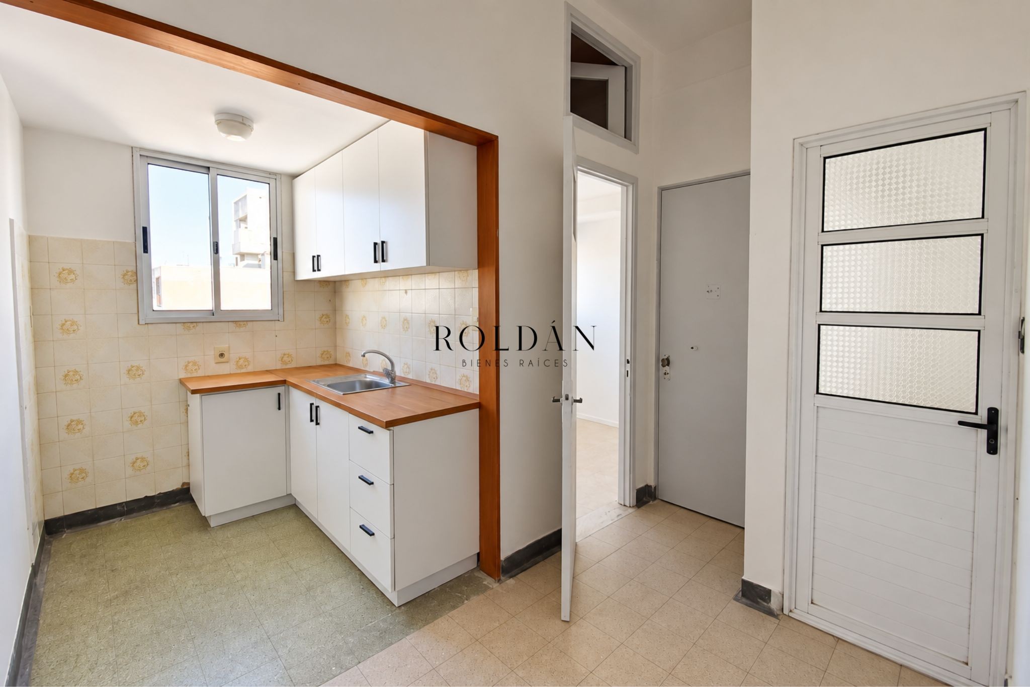 Apartamento Alquiler Centro 2 Dormitorios Sobre Avenida 18 De Julio Piso Alto Bajos Gastos Comunes · Foto 11