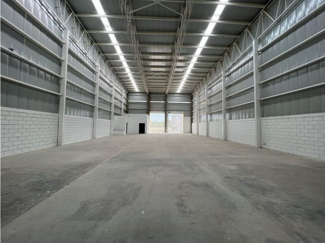 Bodega en venta en Distrito Turistico,Cultural E Historico De Santa, Santa Marta, 550 m² · foto 7 de 14
