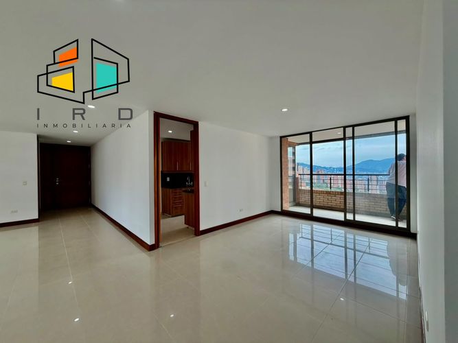 Apartamento de 4 alcobas en arriendo en El Tesoro, Medellín, 210 m² · foto 13 de 24
