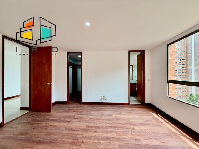 Apartamento de 4 alcobas en arriendo en El Tesoro, Medellín, 210 m² · foto 22 de 24