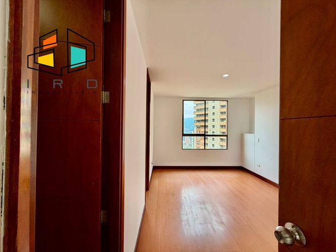 Apartamento de 4 alcobas en arriendo en El Tesoro, Medellín, 210 m² · foto 17 de 24