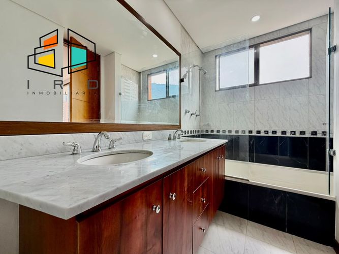 Apartamento de 4 alcobas en arriendo en El Tesoro, Medellín, 210 m² · foto 19 de 24