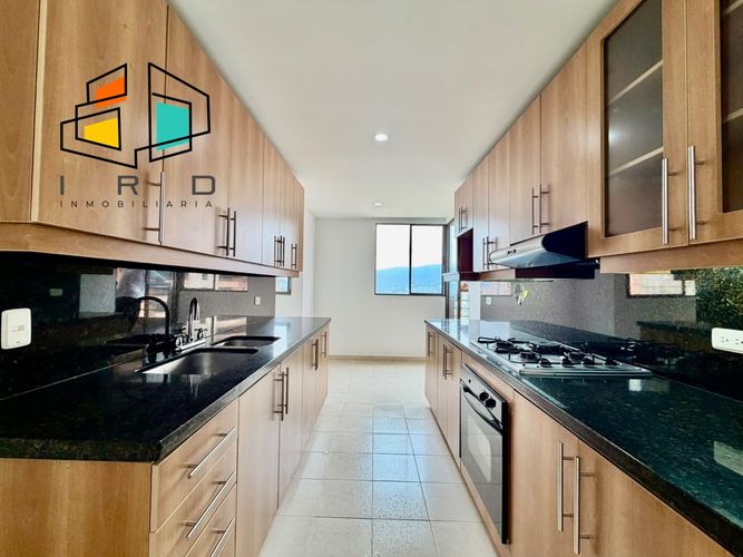 Apartamento de 4 alcobas en arriendo en El Tesoro, Medellín, 210 m² · foto 5 de 24