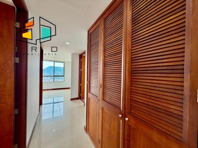 Apartamento de 4 alcobas en arriendo en El Tesoro, Medellín, 210 m² · foto 23 de 24