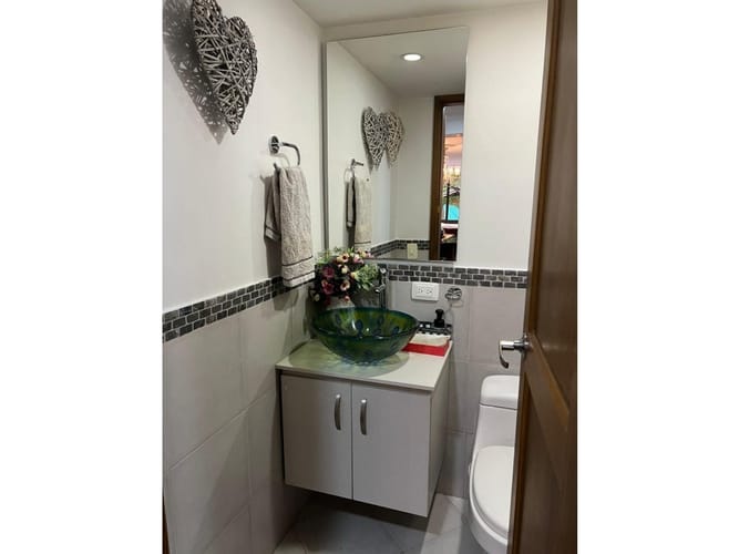 Apartamento de 3 alcobas en arriendo en Las Lomas, Medellín, 180 m² · foto 4 de 19