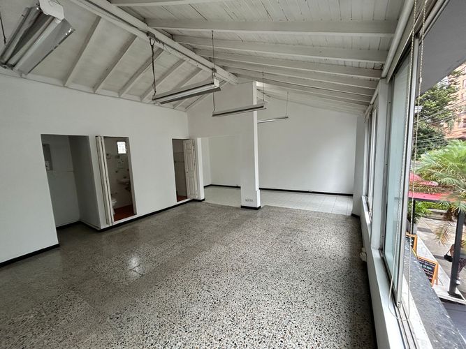 Casa de 6 alcobas en venta en Patio Bonito, Medellín, 402 m² · foto 4 de 8