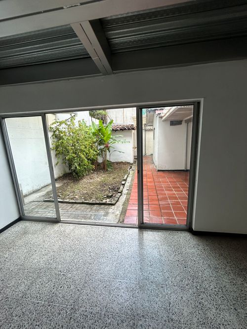 Casa de 6 alcobas en venta en Patio Bonito, Medellín, 402 m² · foto 5 de 8