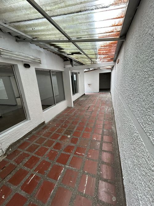 Casa de 6 alcobas en venta en Patio Bonito, Medellín, 402 m² · foto 7 de 8