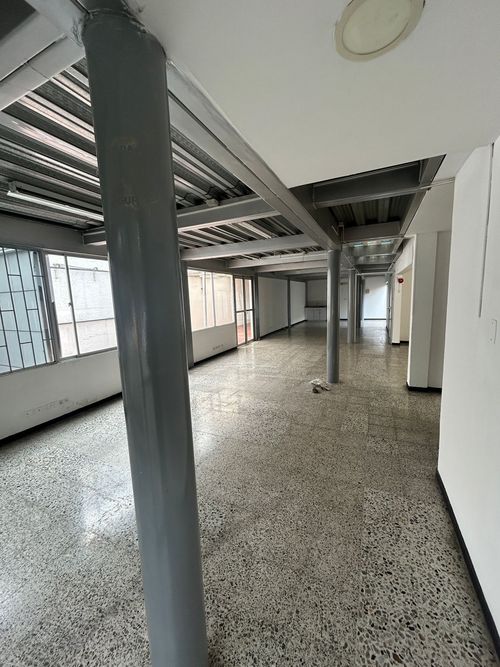 Casa de 6 alcobas en venta en Patio Bonito, Medellín, 402 m² · foto 8 de 8
