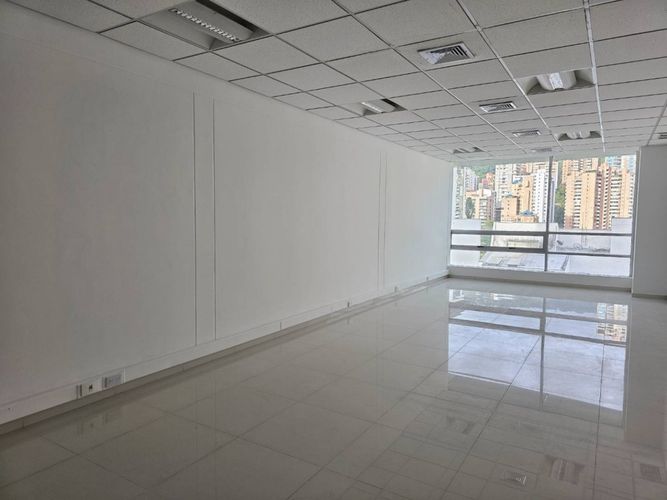 Oficina en arriendo en Sotomayor, Bucaramanga, 50 m² · foto 2 de 5