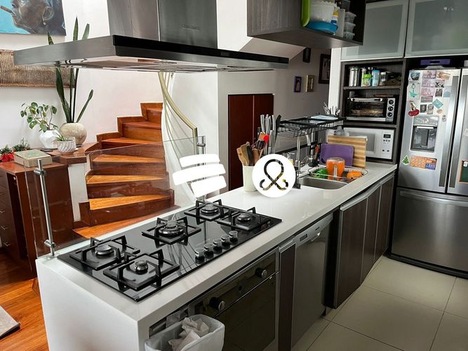 Apartamento de 4 alcobas en venta en Chapinero, Bogotá, 141 m² · foto 2 de 18