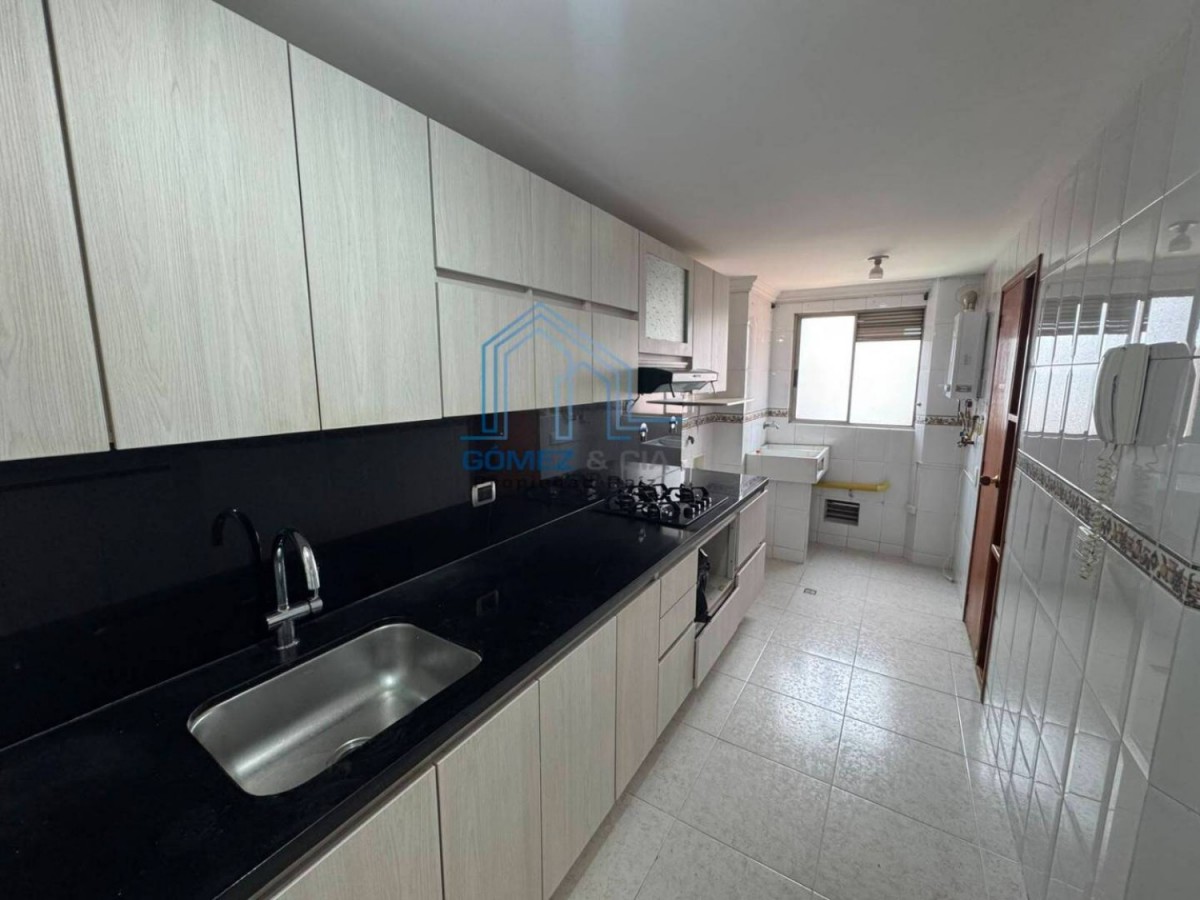 Apartamento en venta en Laureles, Medellín · foto 3 de 16