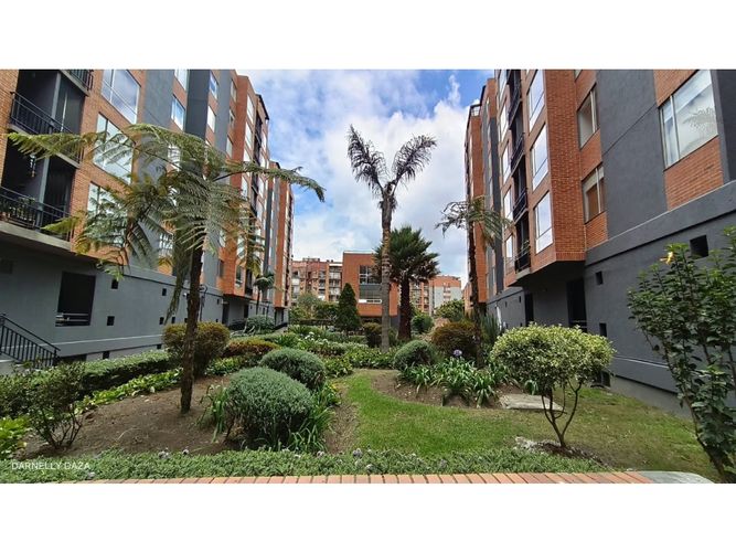 Apartamento de 3 alcobas en venta en Colina Campestre, Bogotá, 166 m² · foto 2 de 24