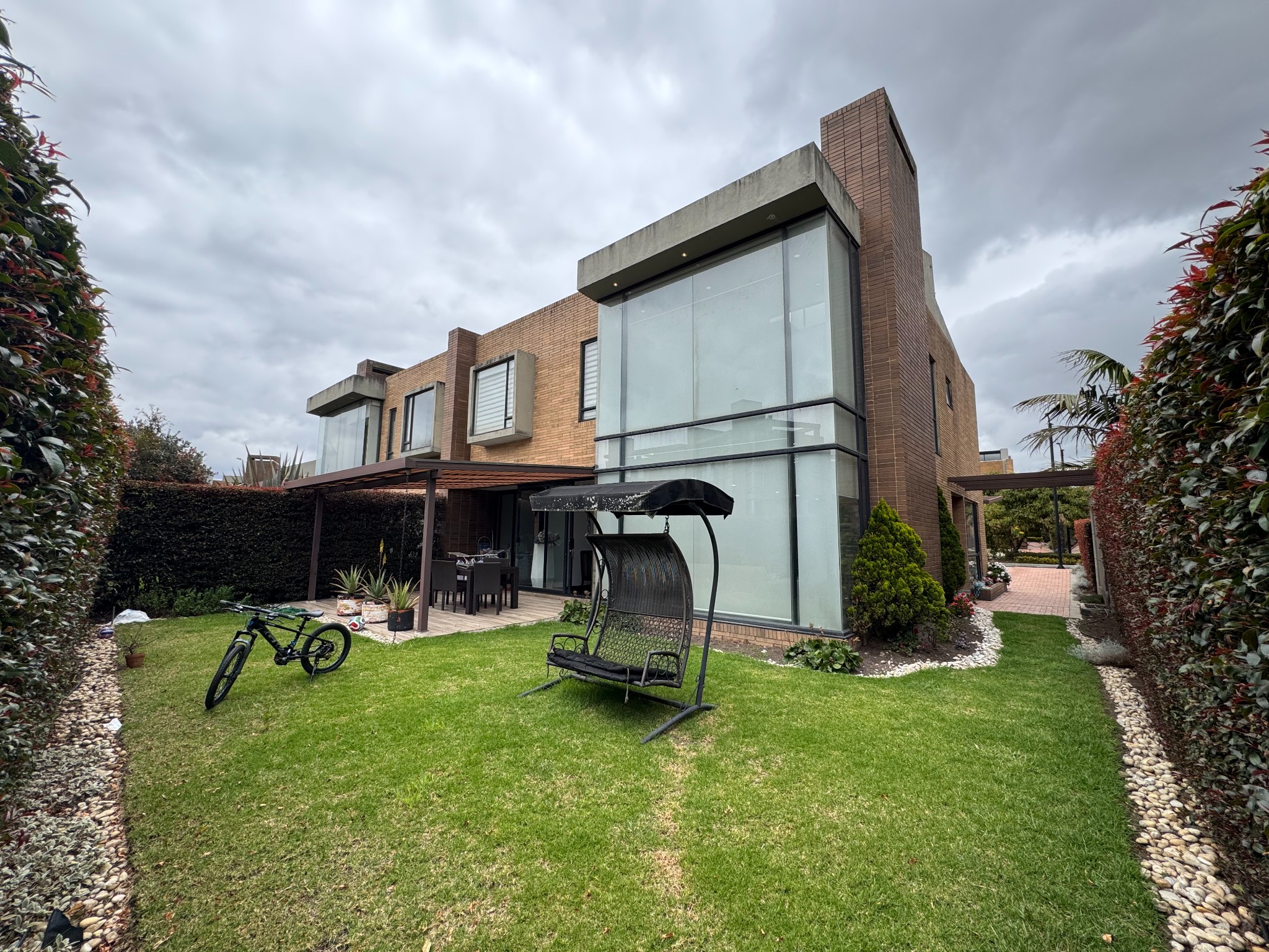 Casa en venta en Suba Cerros, Bogotá · foto 2 de 24