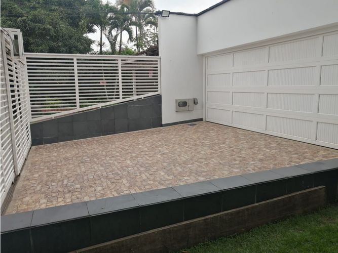 Casa de 6 alcobas en venta en Ciudad Jardin, Cali, 353 m² · foto 2 de 17