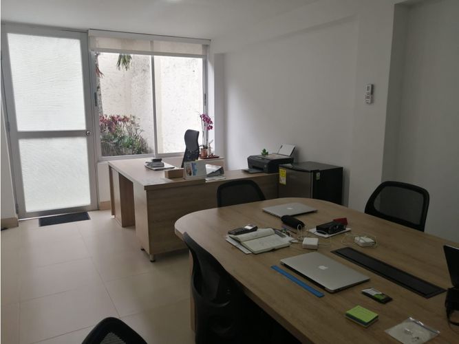 Casa de 6 alcobas en venta en Ciudad Jardin, Cali, 353 m² · foto 8 de 17