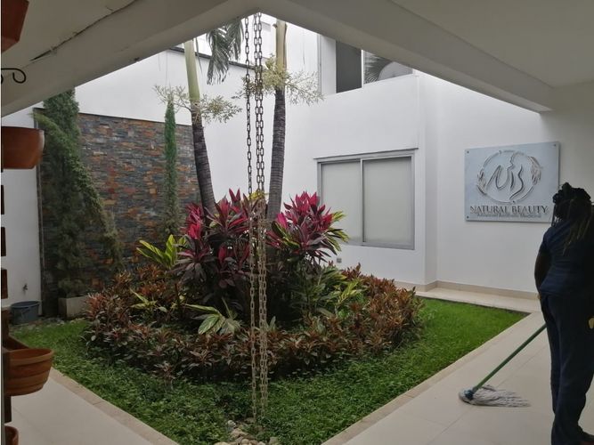 Casa de 6 alcobas en venta en Ciudad Jardin, Cali, 353 m² · foto 13 de 17