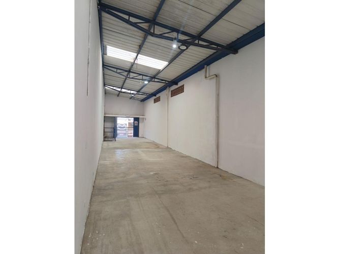 Bodega en arriendo en Laureles, Medellín, 80 m² · foto 3 de 6