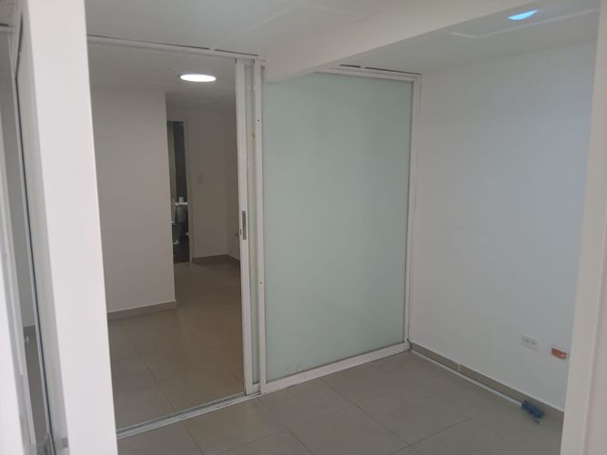 Oficina en arriendo en San Vicente, Barranquilla, 554 m² · foto 7 de 22