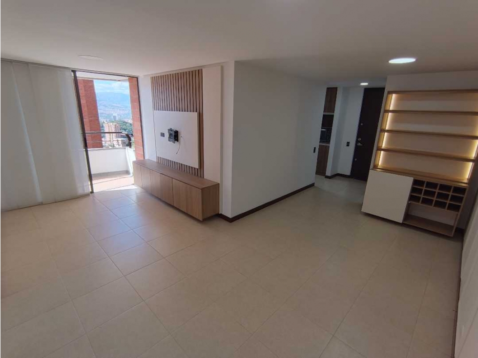 Apartamento en Arriendo en Loma del Indio, Medellín