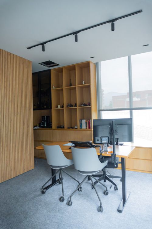 Oficina en arriendo en U.D. Atanasio Girardot, Medellín, 240 m² · foto 10 de 24