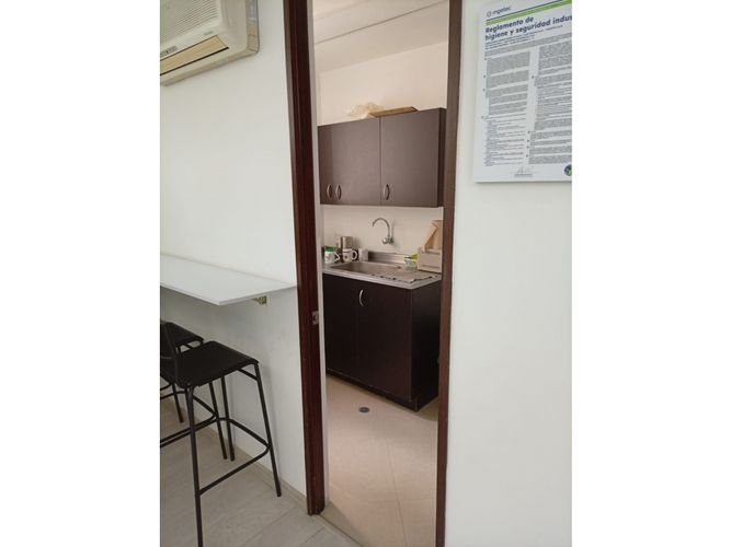 Oficina en arriendo en Los Balsos, Medellín, 80 m² · foto 6 de 13