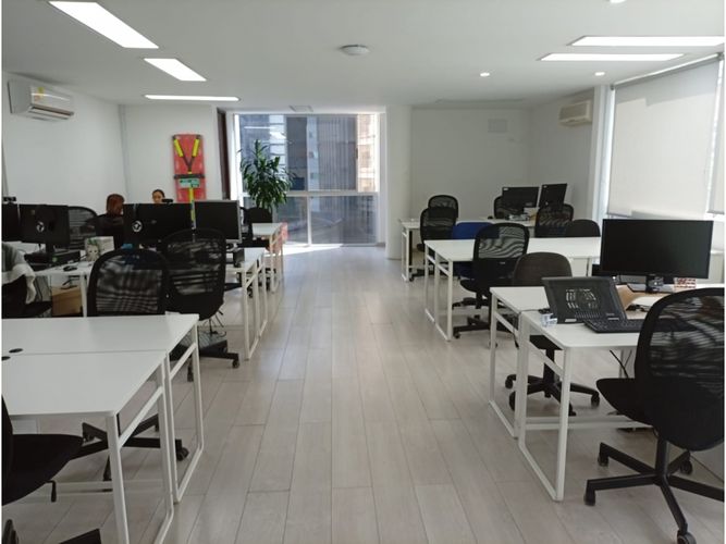 Oficina en arriendo en Los Balsos, Medellín, 80 m² · foto 8 de 13