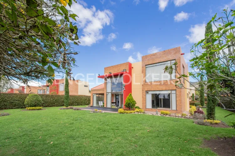 Casa de 4 alcobas en arriendo en Siberia, Cota, 232 m² · foto 13 de 15