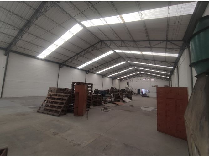 Bodega en arriendo en Los Naranjos, Itagüí, 1500 m² · foto 4 de 14