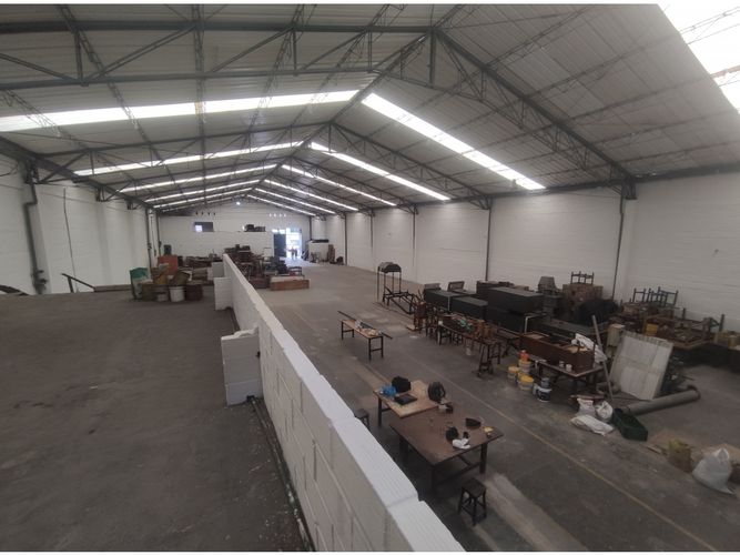 Bodega en arriendo en Los Naranjos, Itagüí, 1500 m² · foto 6 de 14