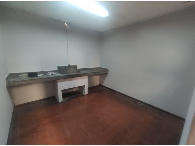 Bodega en arriendo en Los Naranjos, Itagüí, 1500 m² · foto 14 de 14