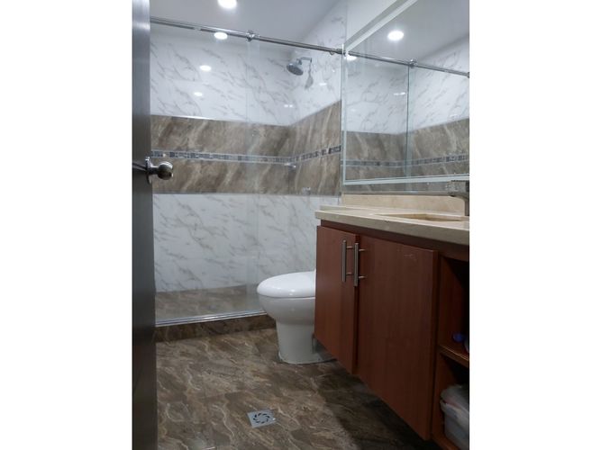 Casa de 9 alcobas en venta en Ub. Los Anturios, Jamundí, 504 m² · foto 10 de 24