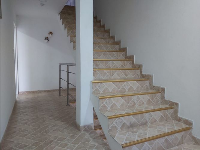 Casa de 9 alcobas en venta en Ub. Los Anturios, Jamundí, 504 m² · foto 18 de 24