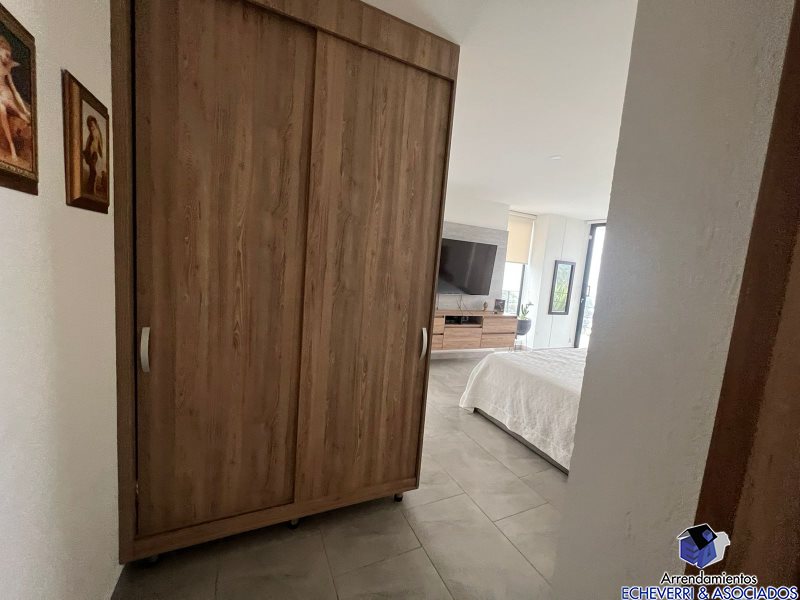Casa de 4 alcobas en venta en La Catedral, Envigado · foto 2 de 24