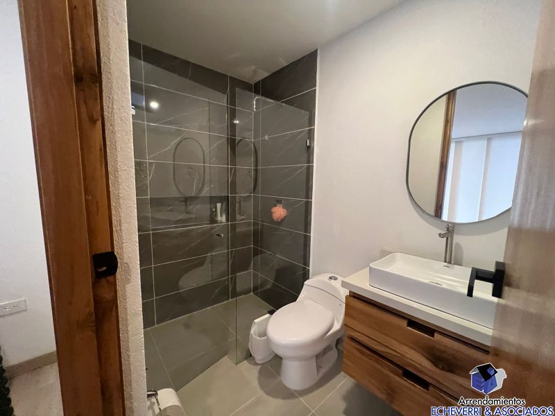 Casa de 4 alcobas en venta en La Catedral, Envigado · foto 3 de 24