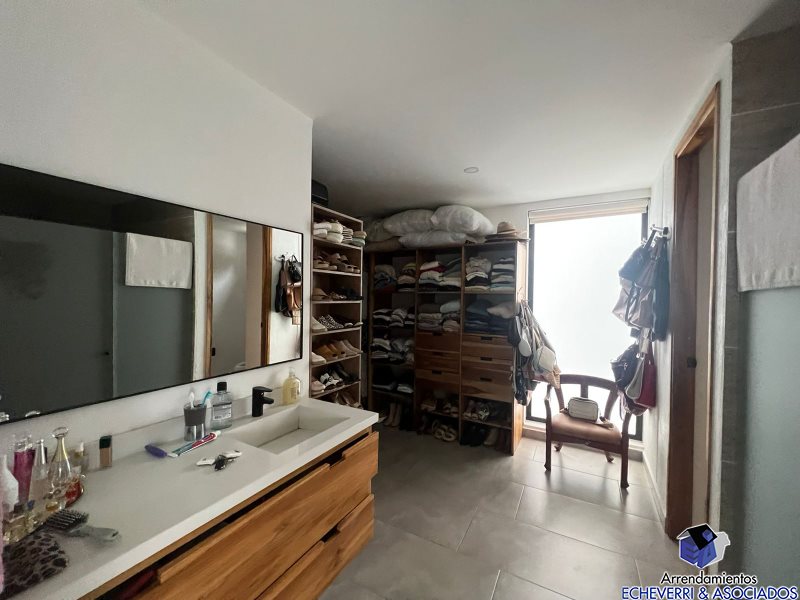 Casa de 4 alcobas en venta en La Catedral, Envigado · foto 11 de 24