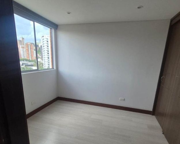 Apartamento de 3 alcobas en venta en Tres Esquinas, Sabaneta, 114 m² · foto 6 de 10
