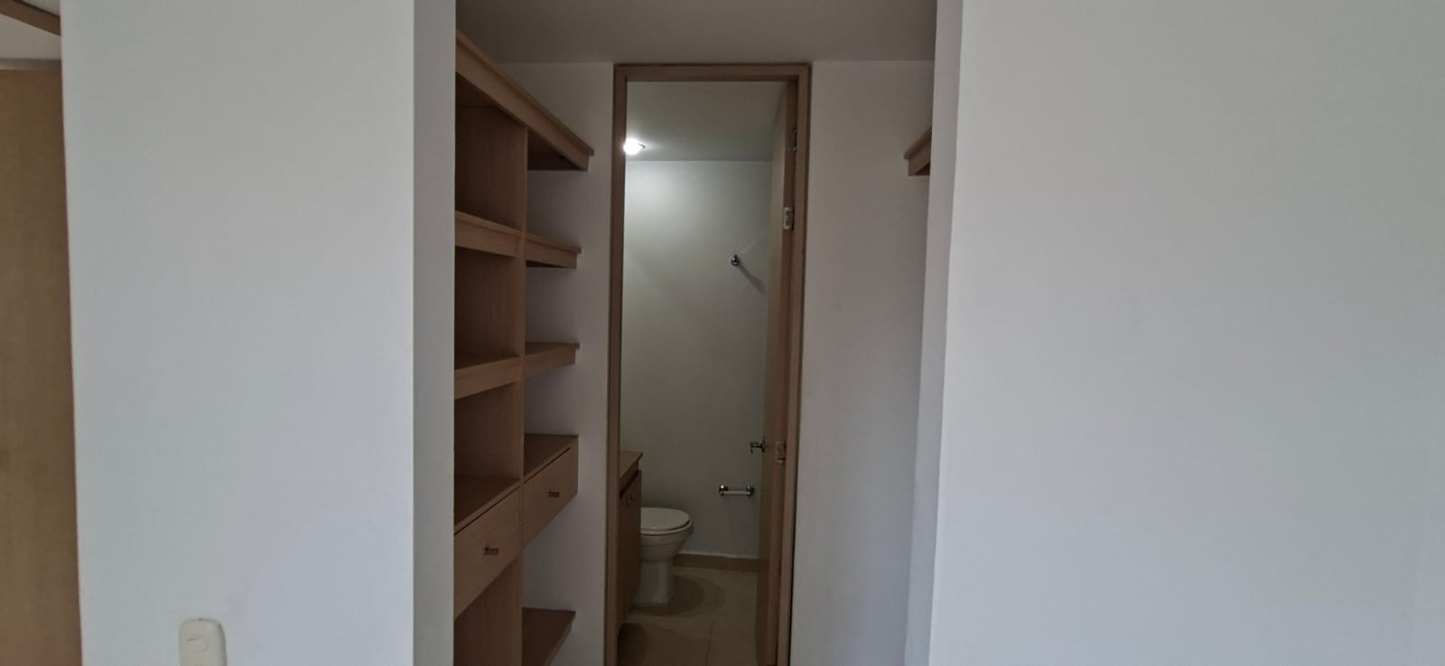 Apartamento en arriendo en Loma De San Jose, Sabaneta · foto 12 de 24