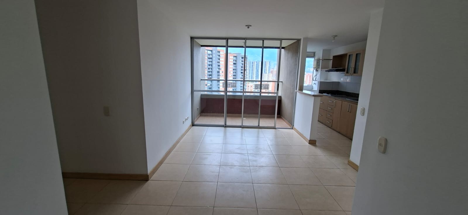 Apartamento en arriendo en Loma De San Jose, Sabaneta · foto 7 de 24