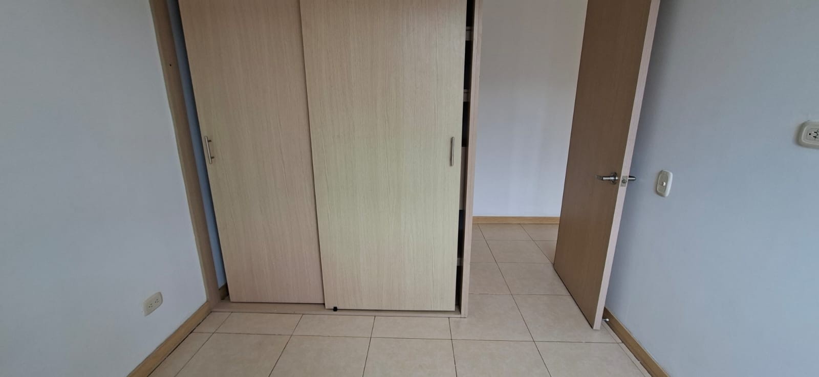 Apartamento en arriendo en Loma De San Jose, Sabaneta · foto 22 de 24