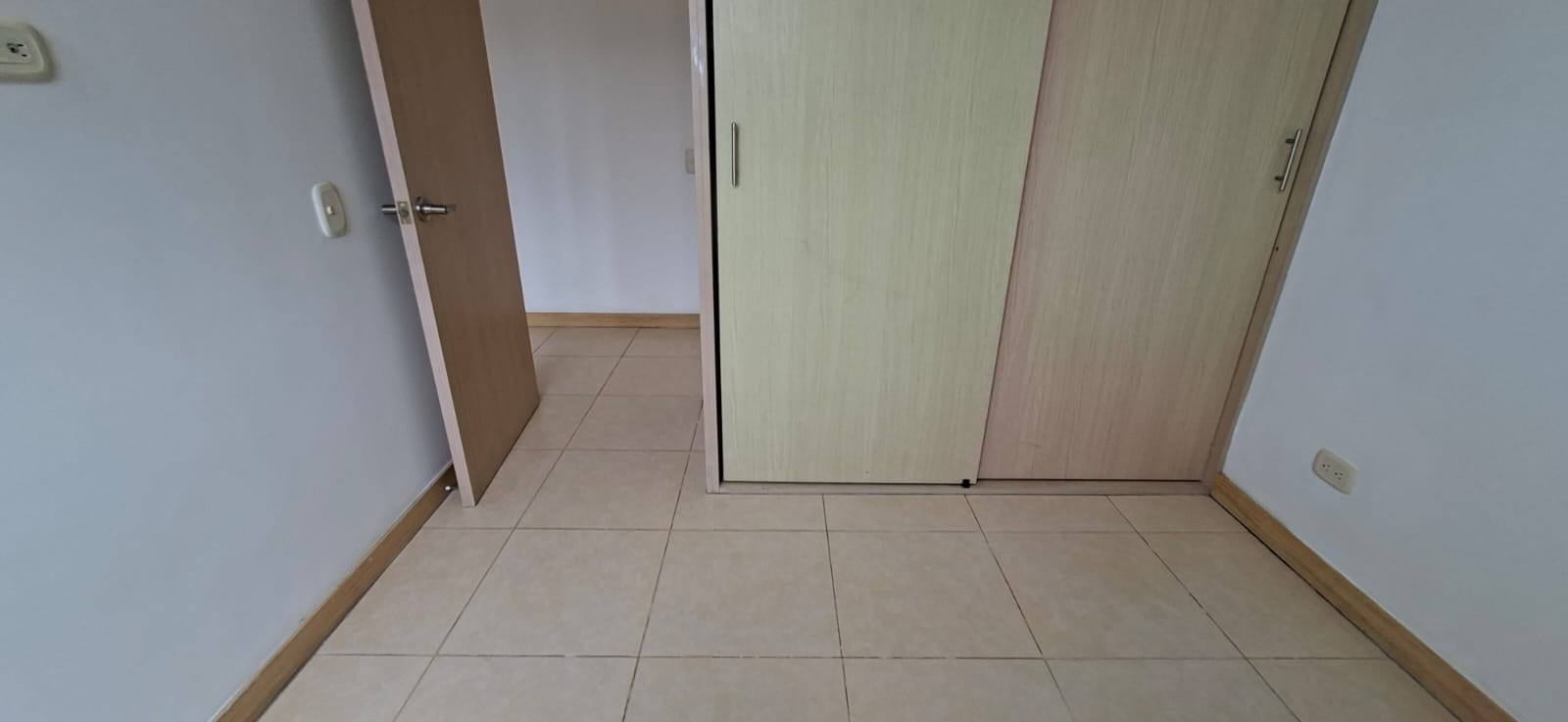 Apartamento en arriendo en Loma De San Jose, Sabaneta · foto 16 de 24