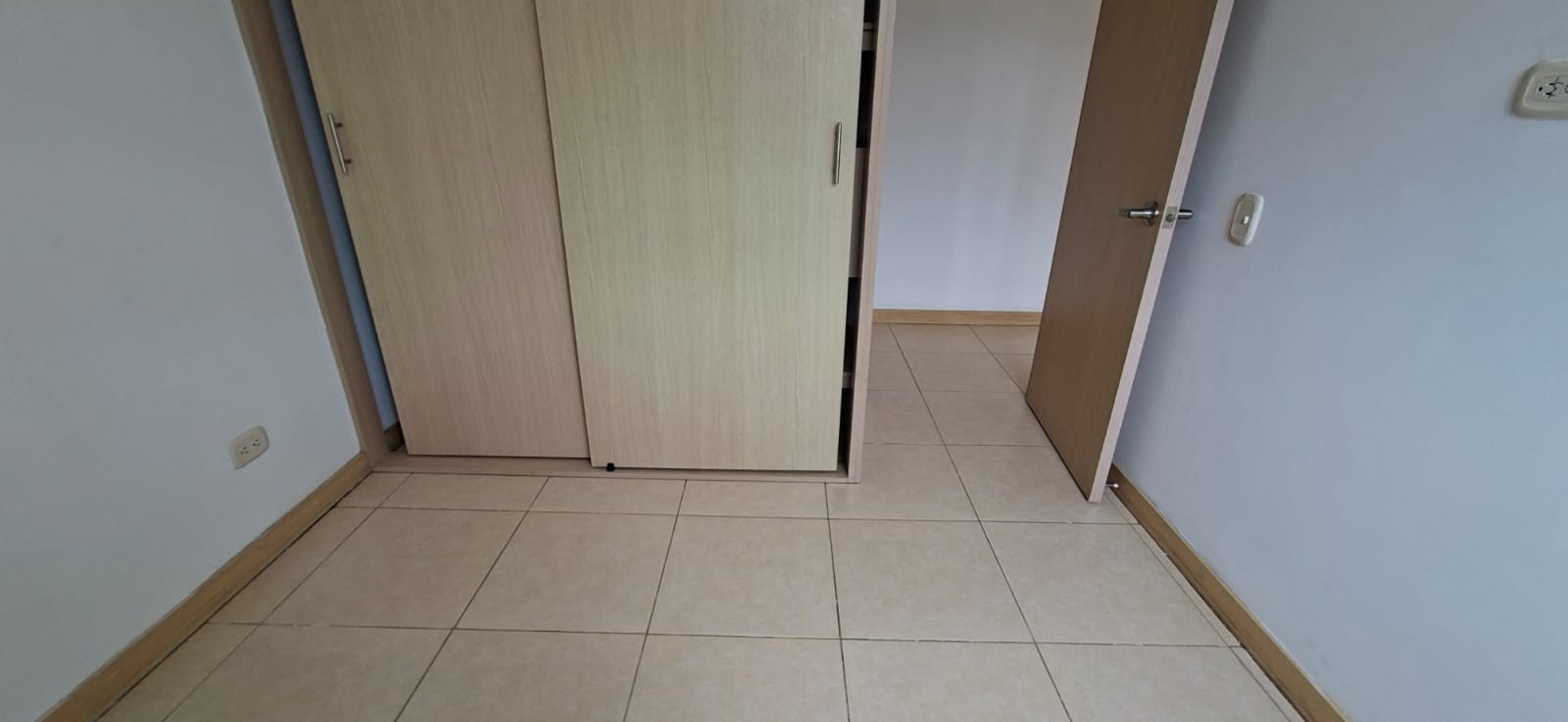 Apartamento en arriendo en Loma De San Jose, Sabaneta · foto 21 de 24
