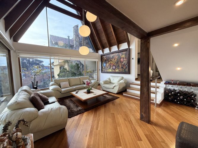 Casa en venta en Bosque De Pinos, Bogotá · foto 2 de 24