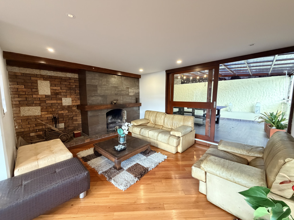 Casa en venta en Bosque De Pinos, Bogotá · foto 6 de 24