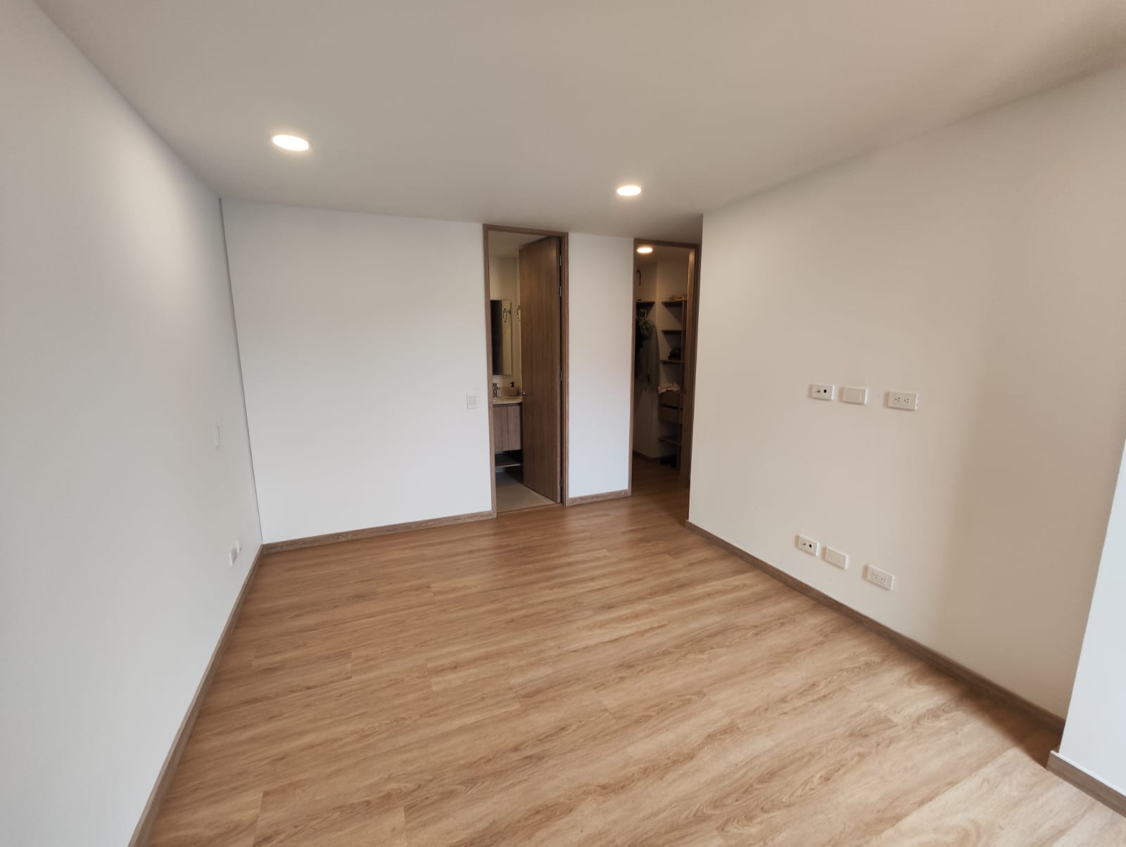 Apartamento en arriendo en Belén, Medellín · foto 2 de 13